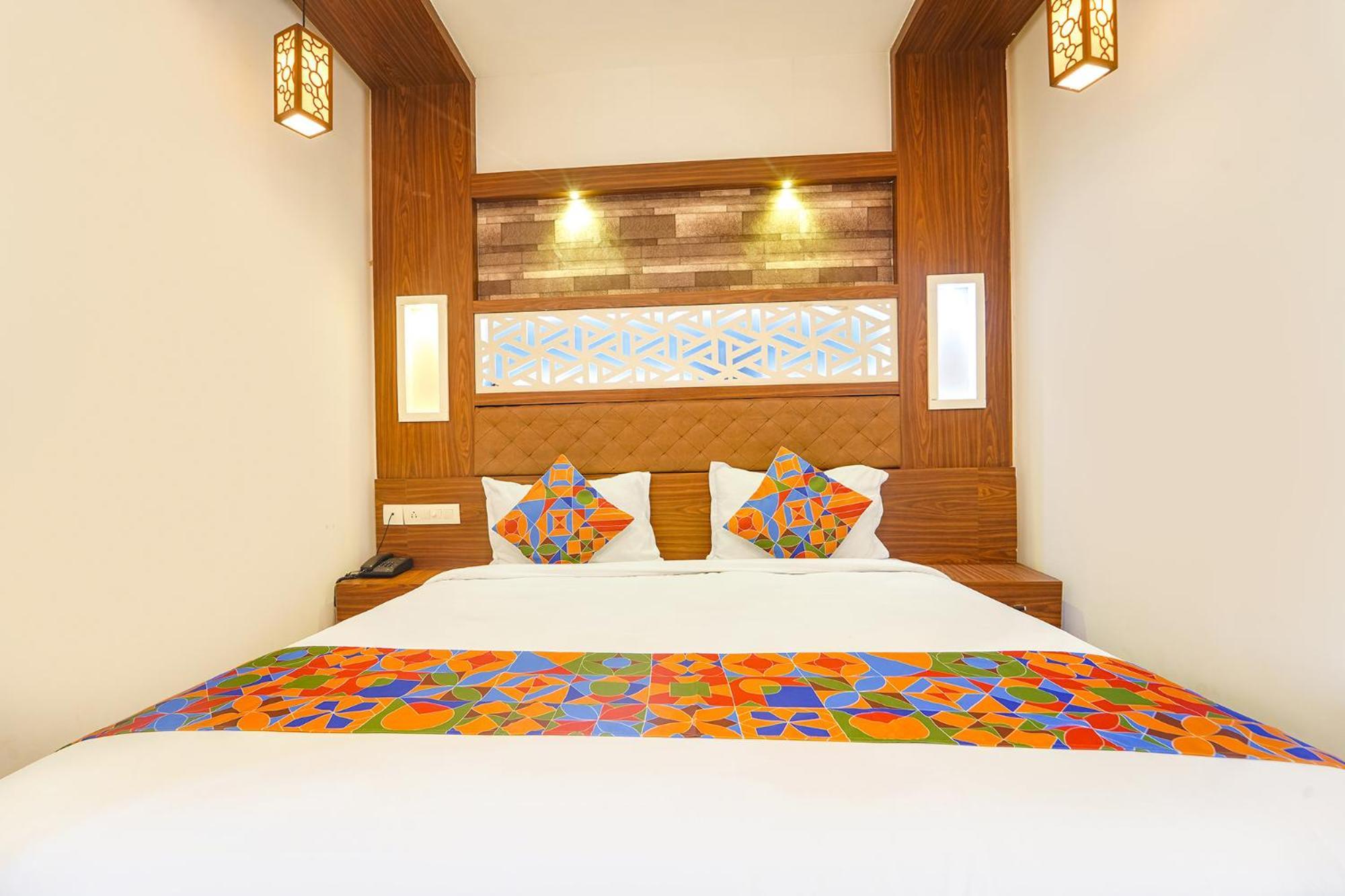 Fabhotel Qube - 800M From Ernakulam Junction South Railway Station Kochi Zewnętrze zdjęcie