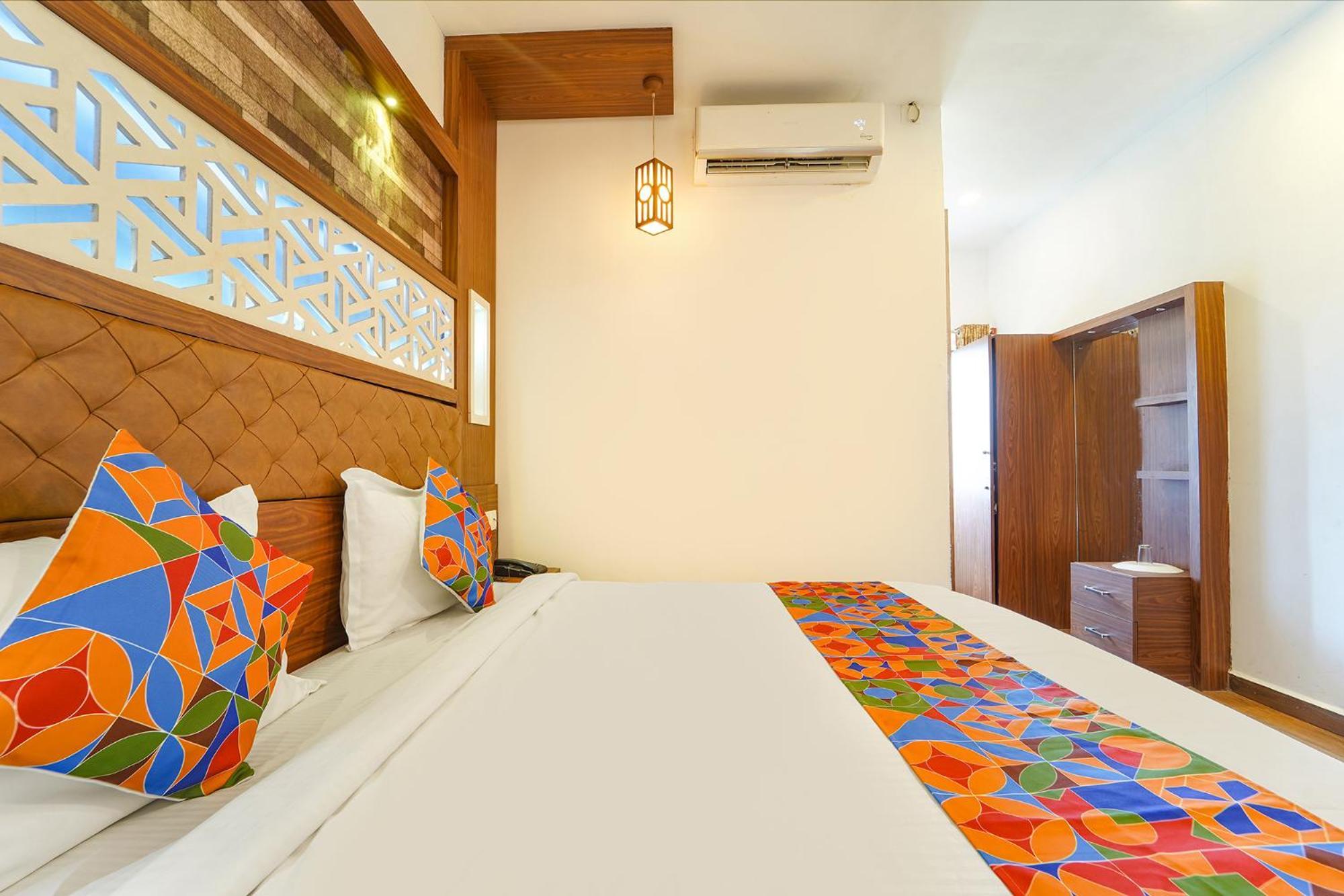 Fabhotel Qube - 800M From Ernakulam Junction South Railway Station Kochi Zewnętrze zdjęcie